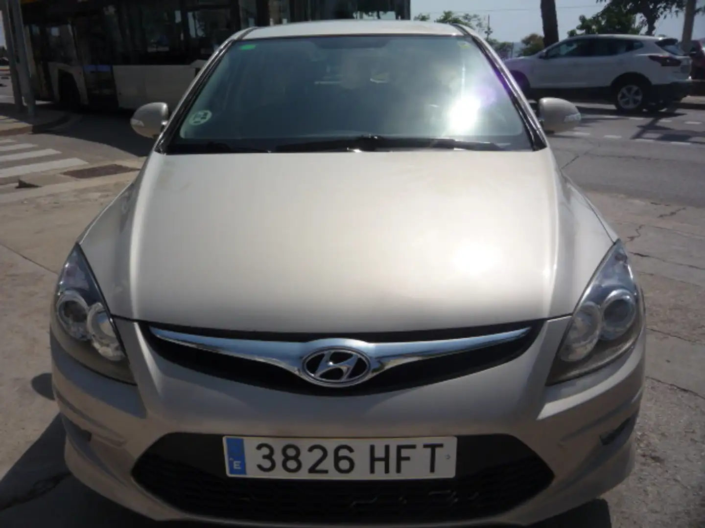 Hyundai i30 1.6 CRDi Comfort GLS Beige - 2