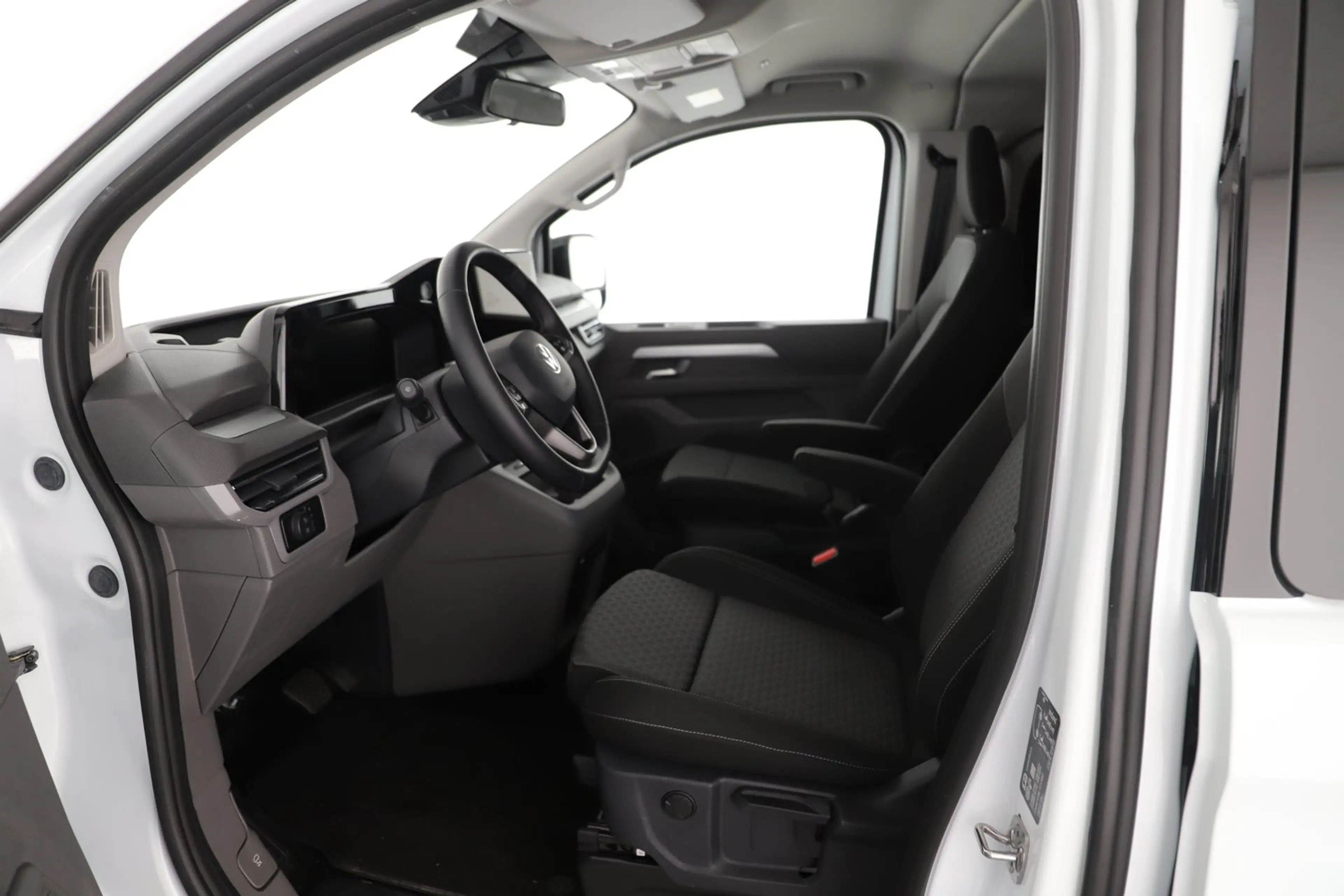 Volkswagen T7 Caravelle VW T7 Caravelle Edition TDI 4MOTION — photo 13