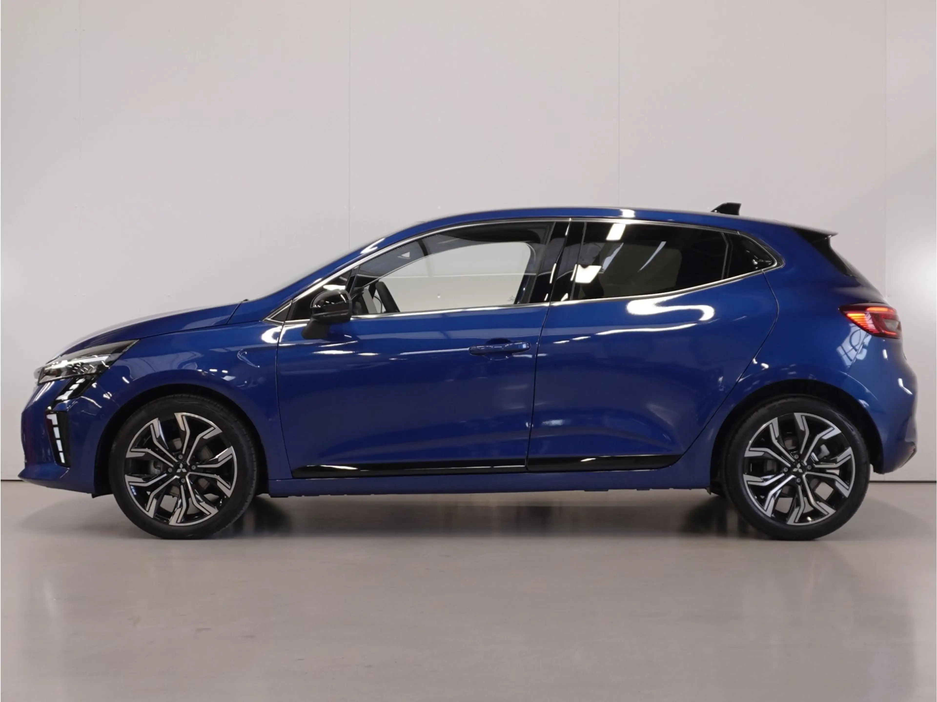 Mitsubishi Colt 1.0T MT Instyle | Navigatie | Adaptieve cruise con — photo 3
