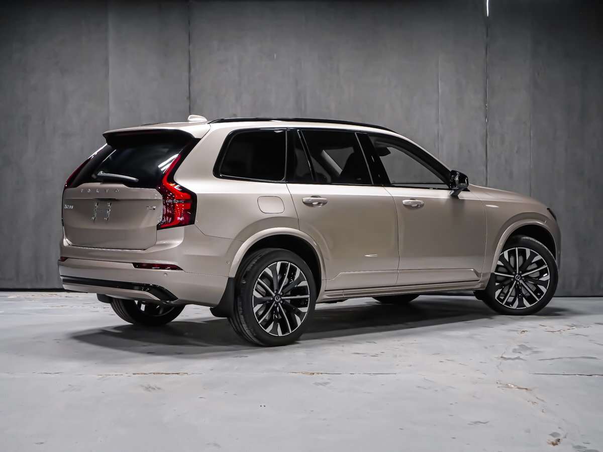 2026 Volvo XC90 Plus 7-Seater (Dark Theme) alt 3