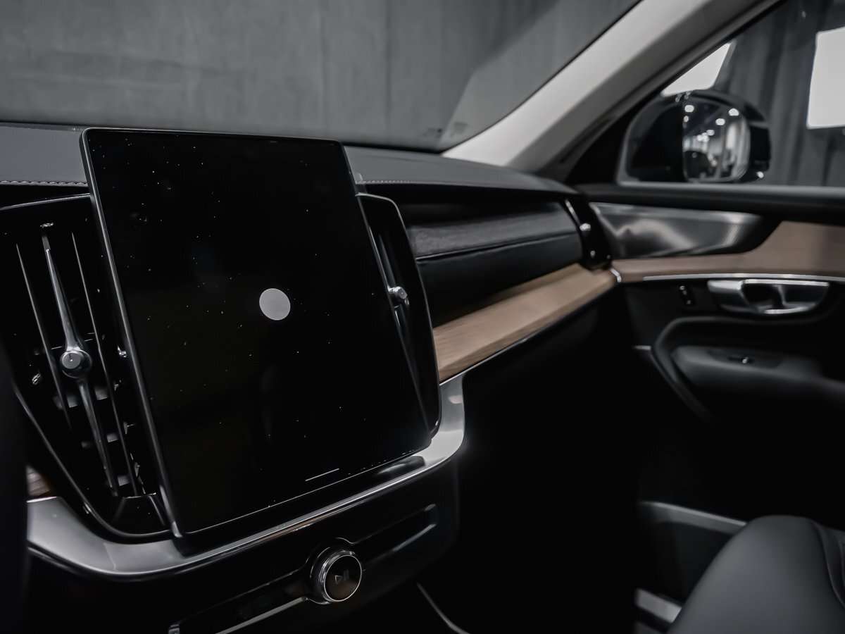 2026 Volvo XC90 Plus 7-Seater (Dark Theme) thumb 11