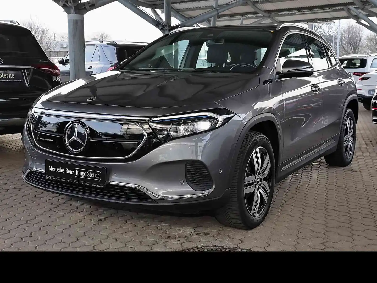 Mercedes-Benz EQA 250 TOTWINKEL+KAMERA+CARPLAY+MBUX+LED+18" Grau - 1