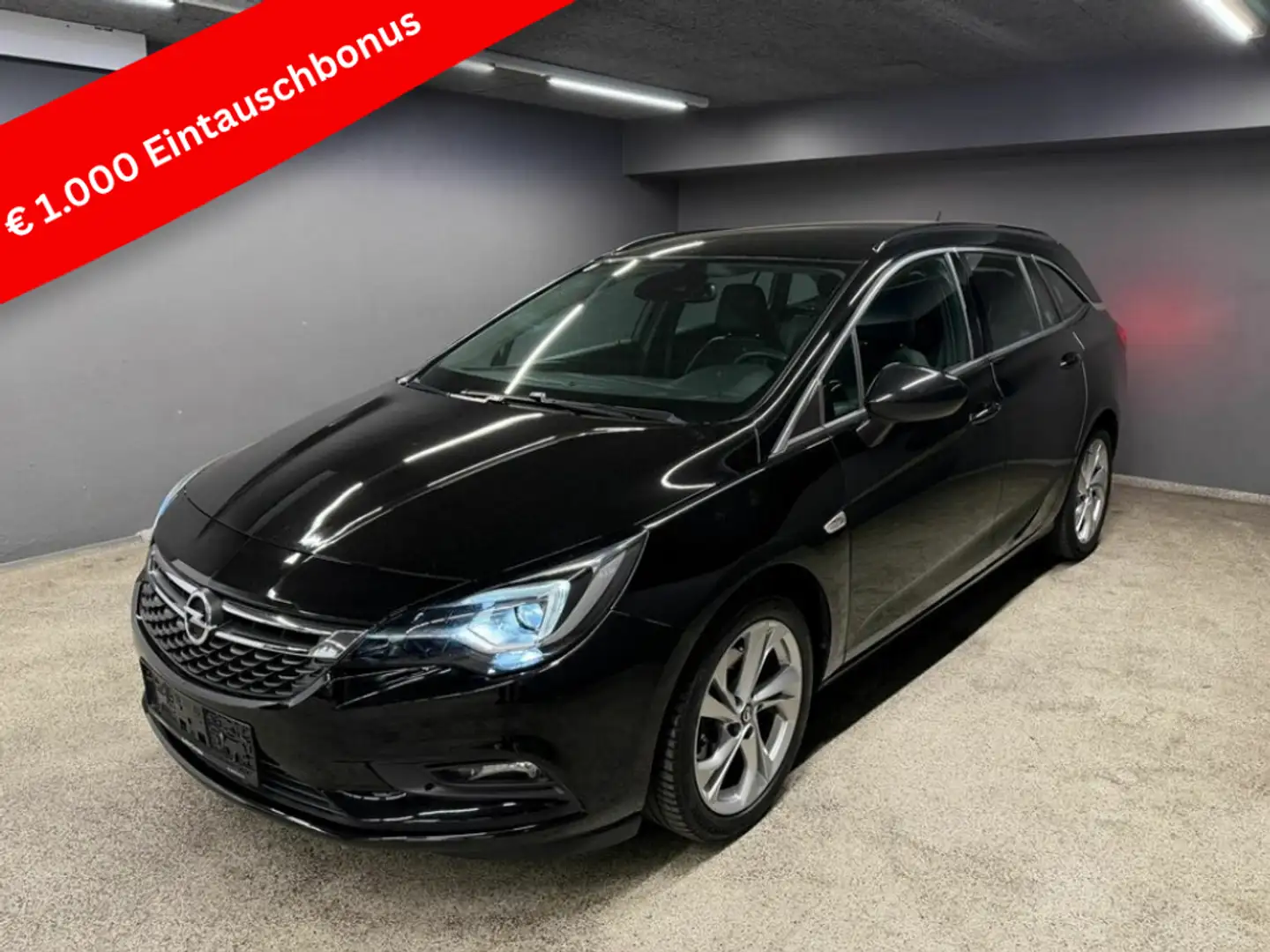 Opel Astra INNOVATION Start/Stop Schwarz - 1