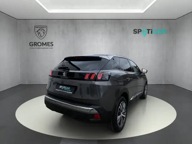 Peugeot 3008 view 3