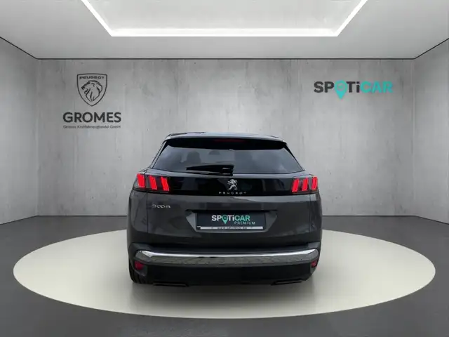 Peugeot 3008 view 4