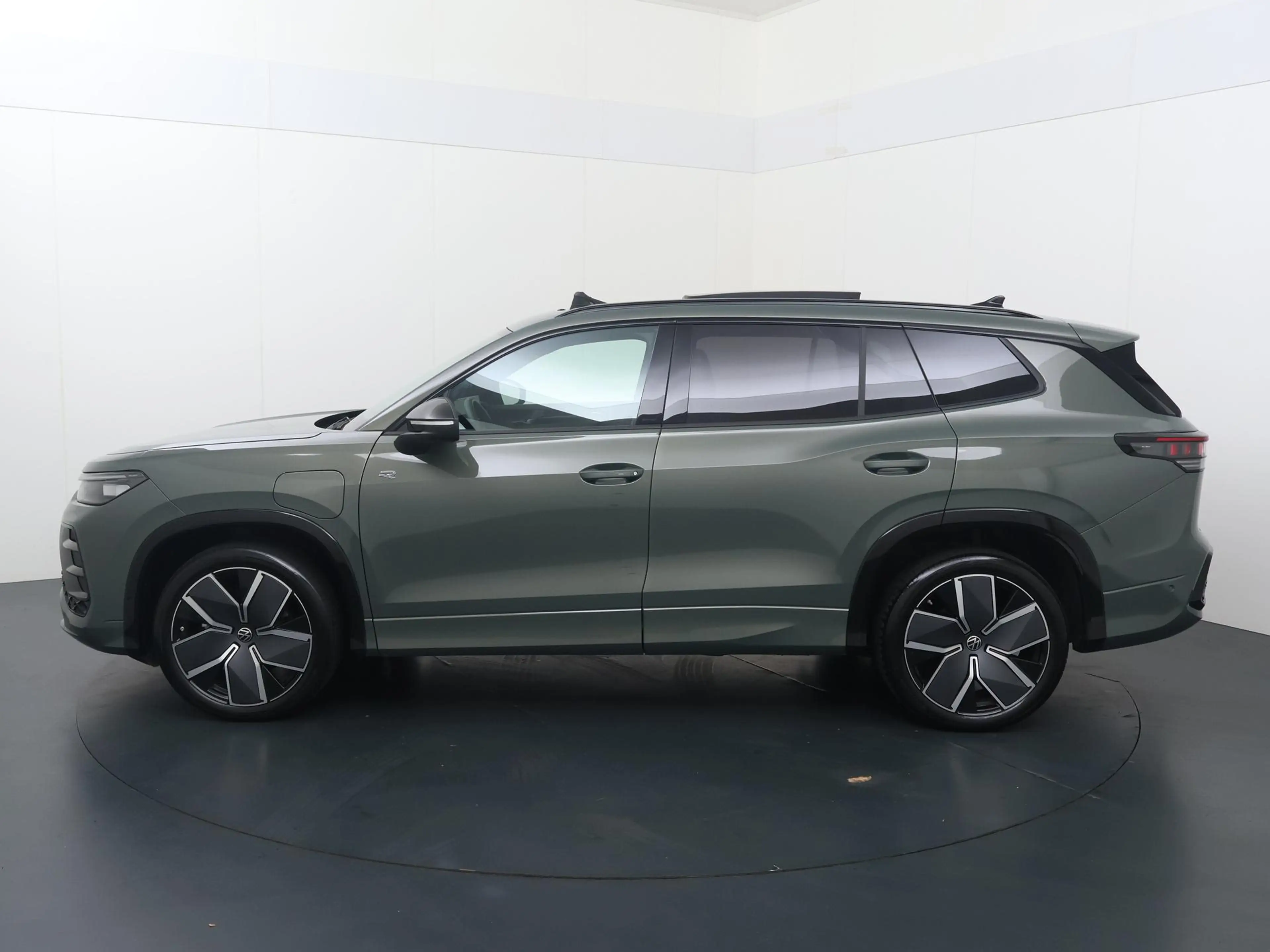 Volkswagen Tayron 1.5 eHybrid R-Line Edition | 204 PK | SoH 98% | Tr — photo 2