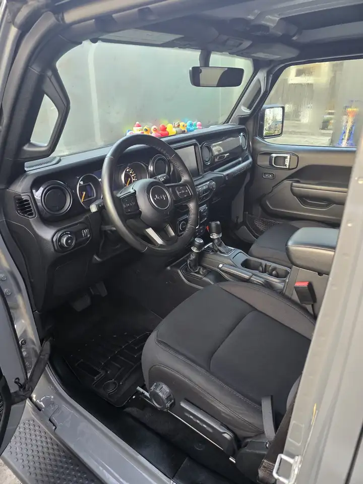 Jeep Wrangler снимка Jeep Wrangler