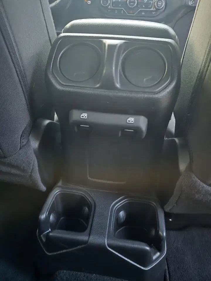 Jeep Wrangler снимка Jeep Wrangler