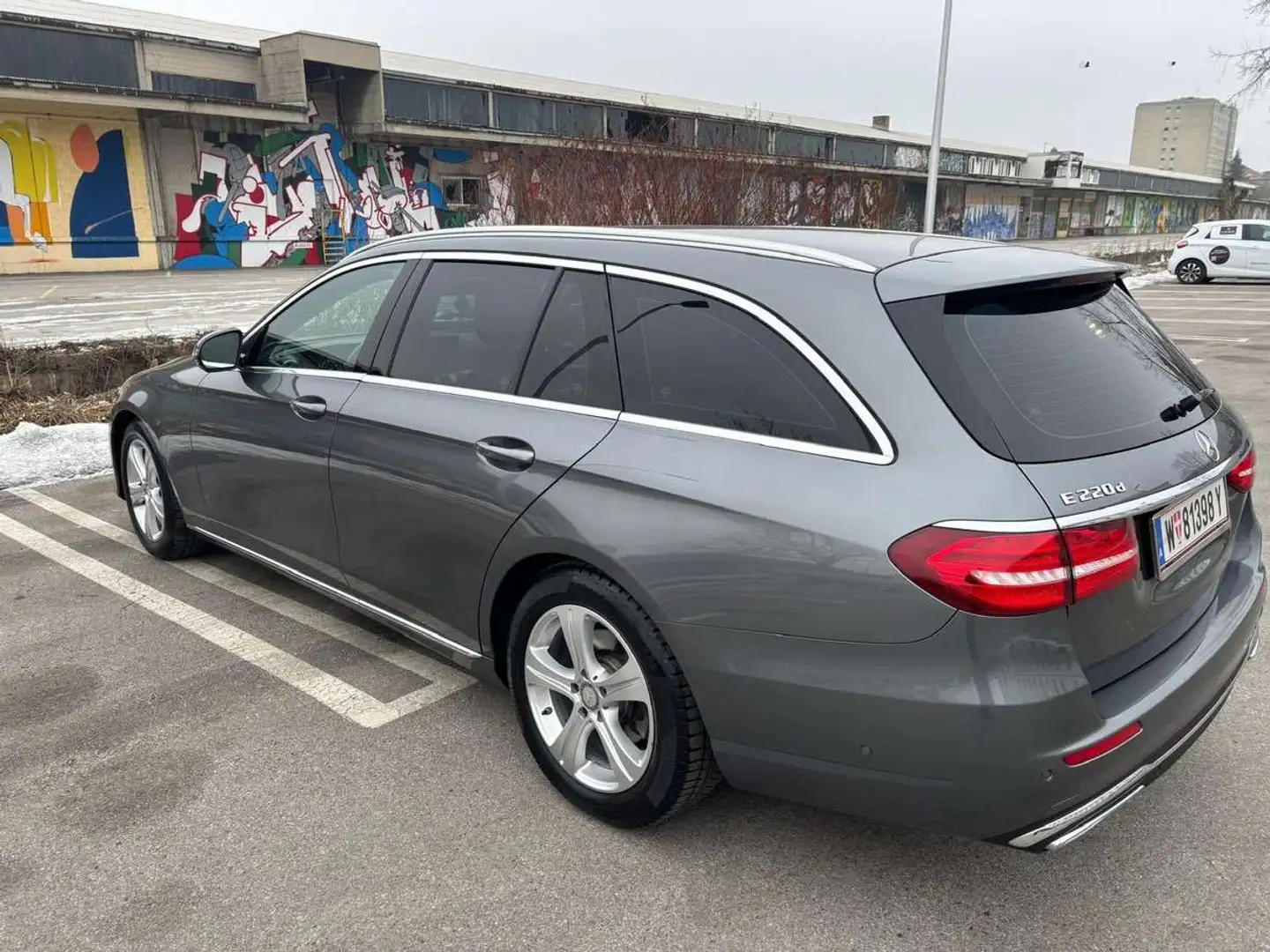 Mercedes-Benz E 220 E 220 d T Aut. Silber - 2