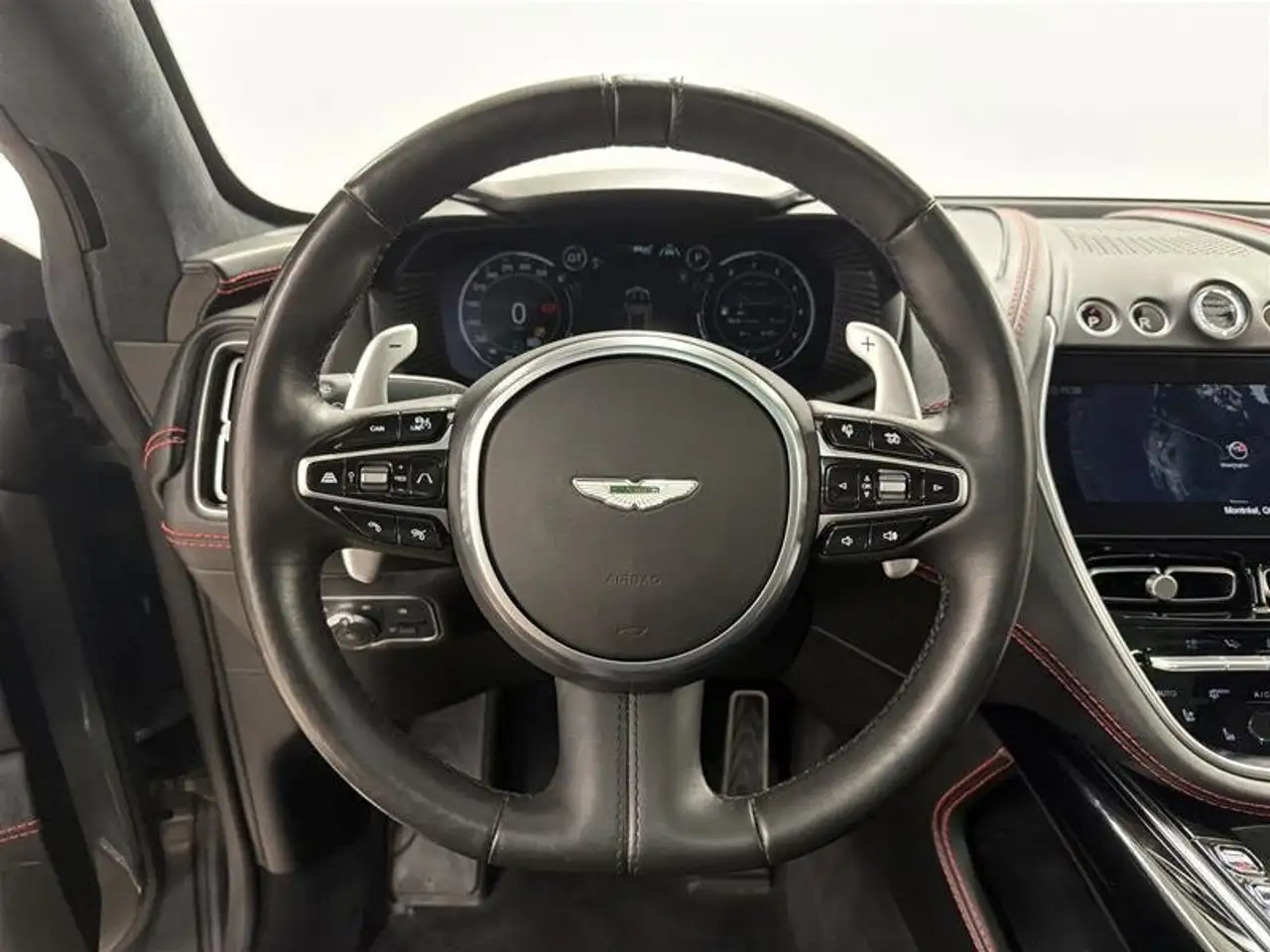 Aston Martin DBX снимка Aston Martin DBX