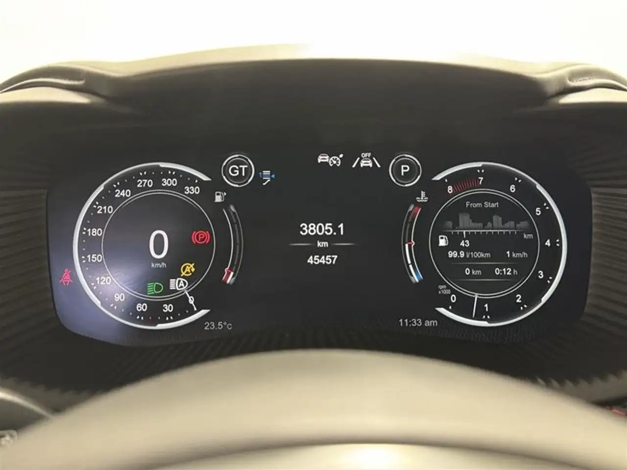 Aston Martin DBX снимка Aston Martin DBX