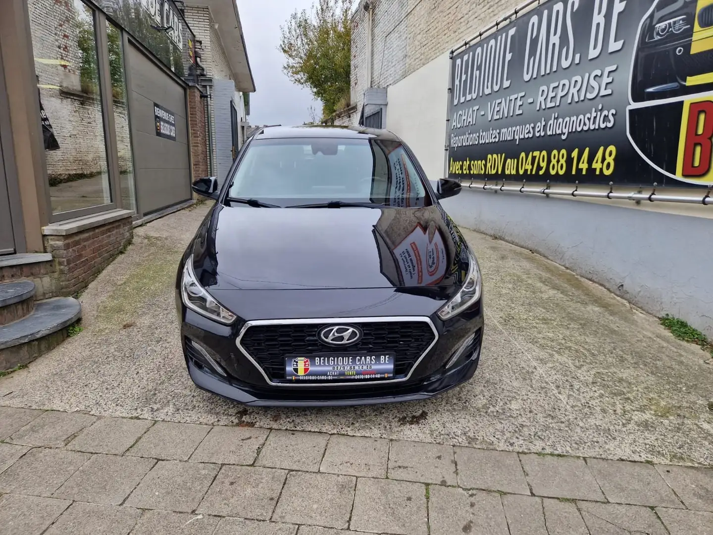 Hyundai i30 i30 Fastback 1.0 T-GDi Inspire Zwart - 2