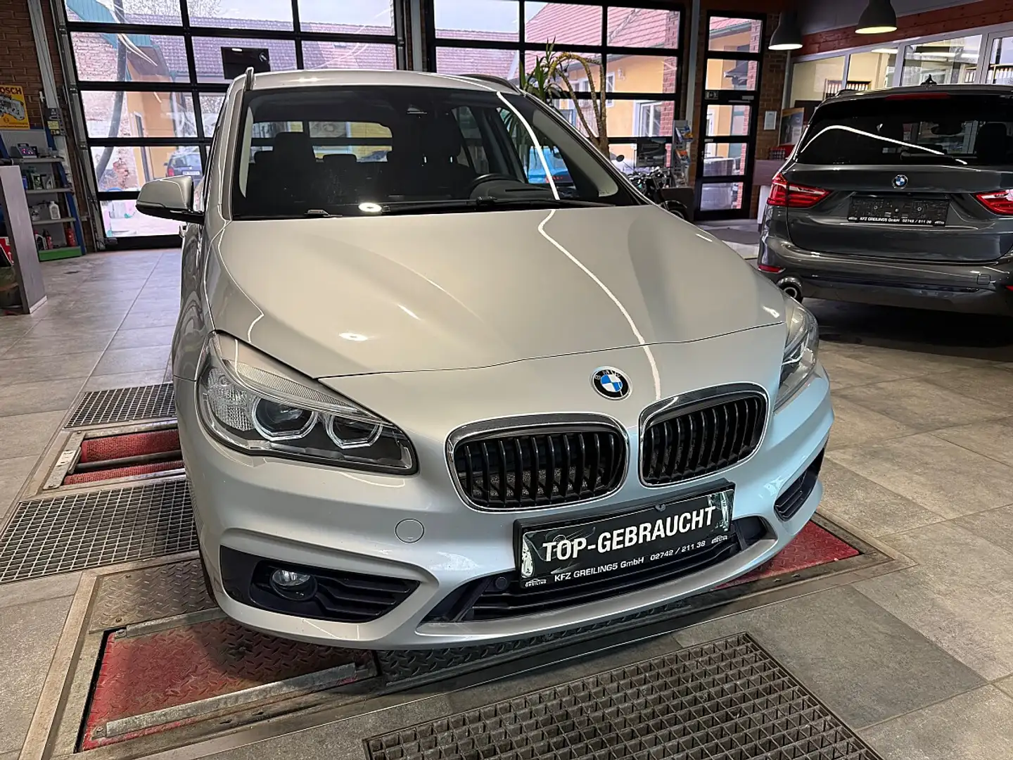 BMW 218 d Gran Tourer Sport Line Aut. **TOP ZUSTAND**AHK** Silber - 2