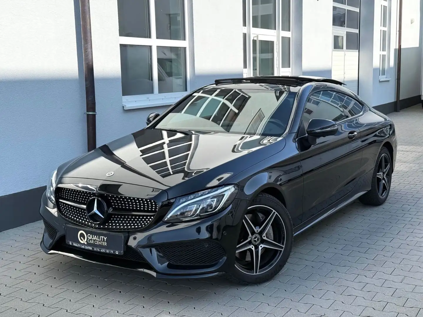 Mercedes-Benz C 250 9G AMG 4Matic *ALL BLACK*PANO*360°KAM*MEMO Zwart - 2