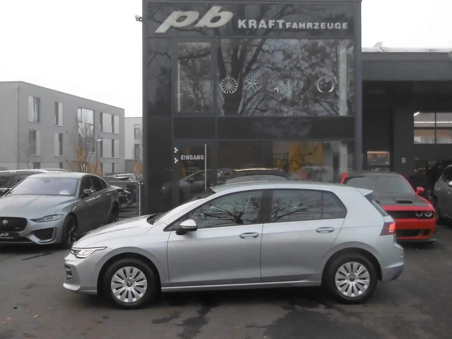 Volkswagen Golf 1.5TSI Facelift LED Sithzg 5Jahre Garantie Gris - 1
