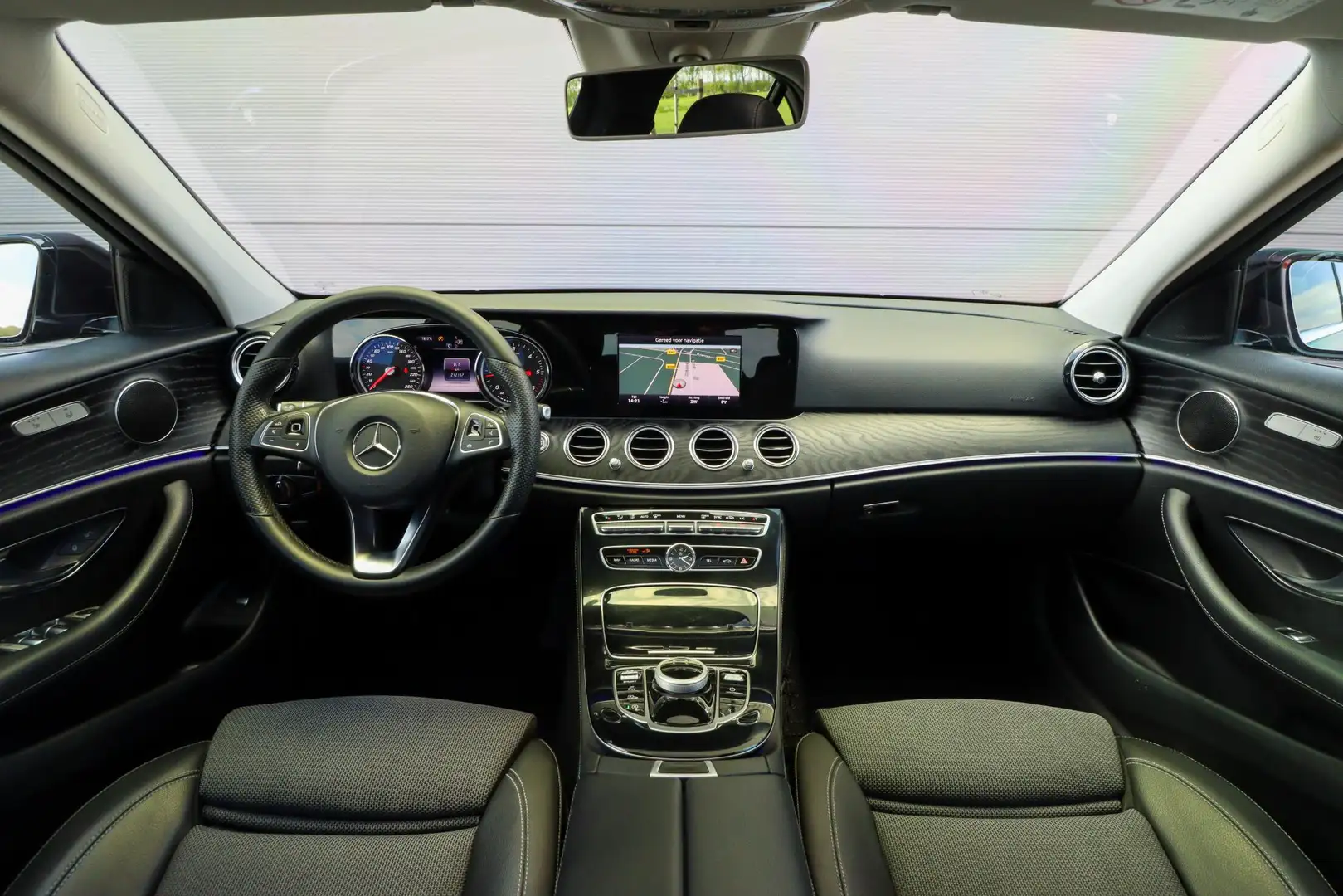 Mercedes-Benz E 220 d Prestige Plus | Schuif/kanteldak | Rijklaarprijs Negro - 2