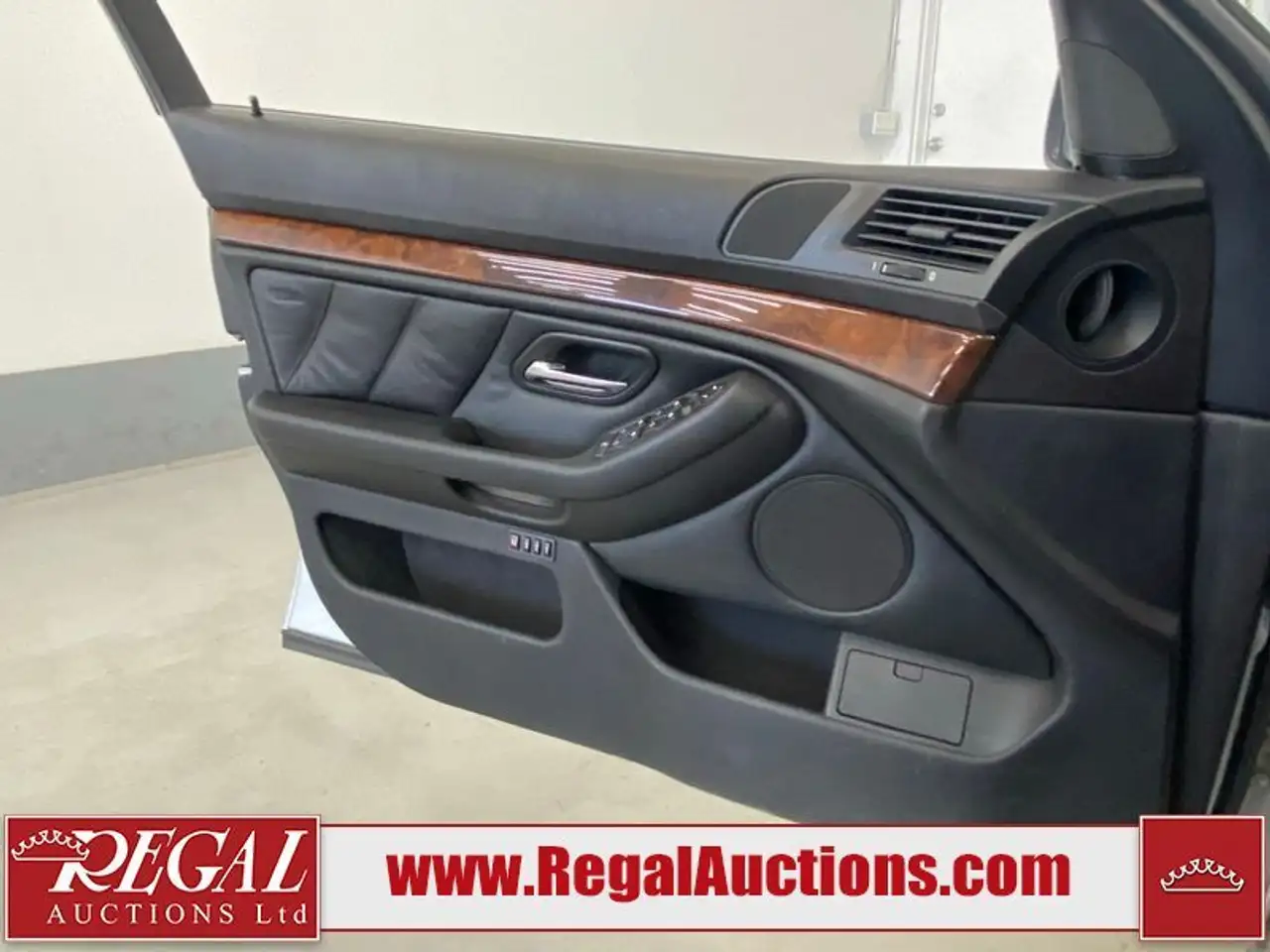 BMW 5 Series photo BMW 5 Series