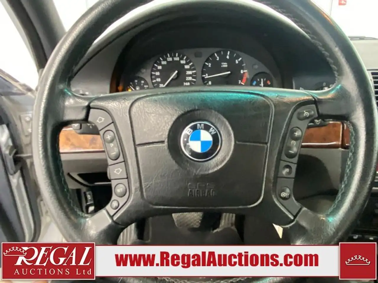 BMW 5 Series photo BMW 5 Series