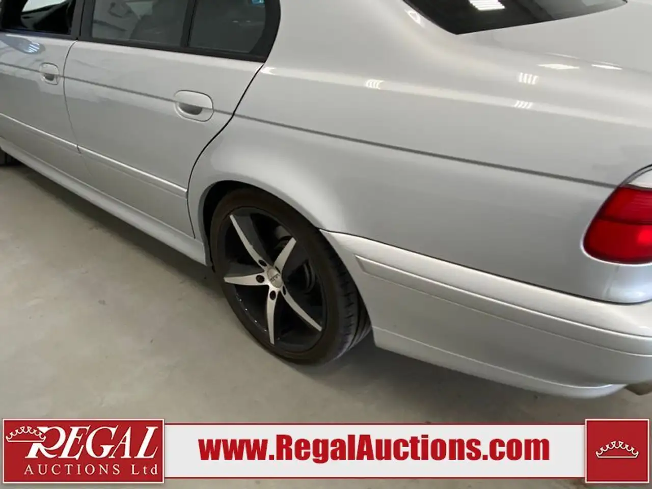 BMW 5 Series photo BMW 5 Series