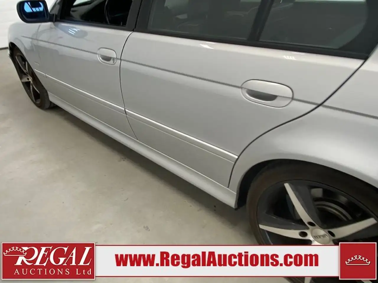 BMW 5 Series photo BMW 5 Series