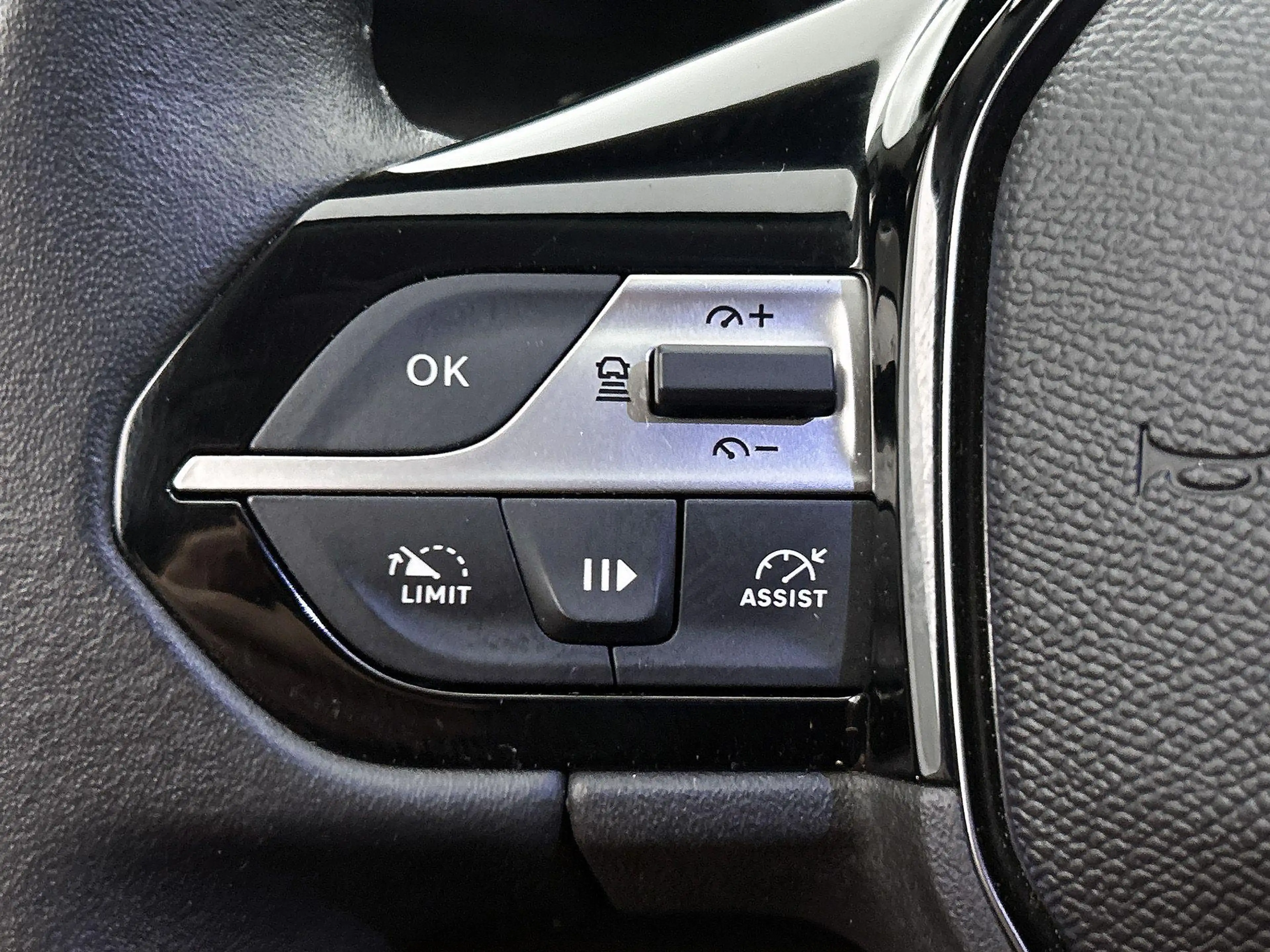 Peugeot 408 1.6 180pk HYbrid Allure Automaat | Trekhaak | 360 — photo 15