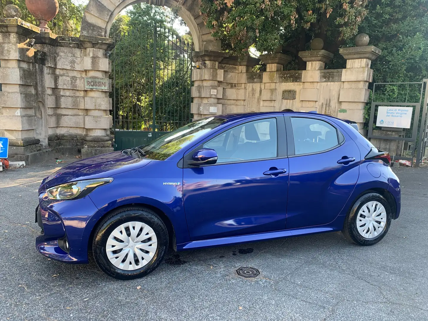 Toyota Yaris Yaris 1.5h Business HIBRIDA NAVIGATORE KM27900 Blu/Azzurro - 1