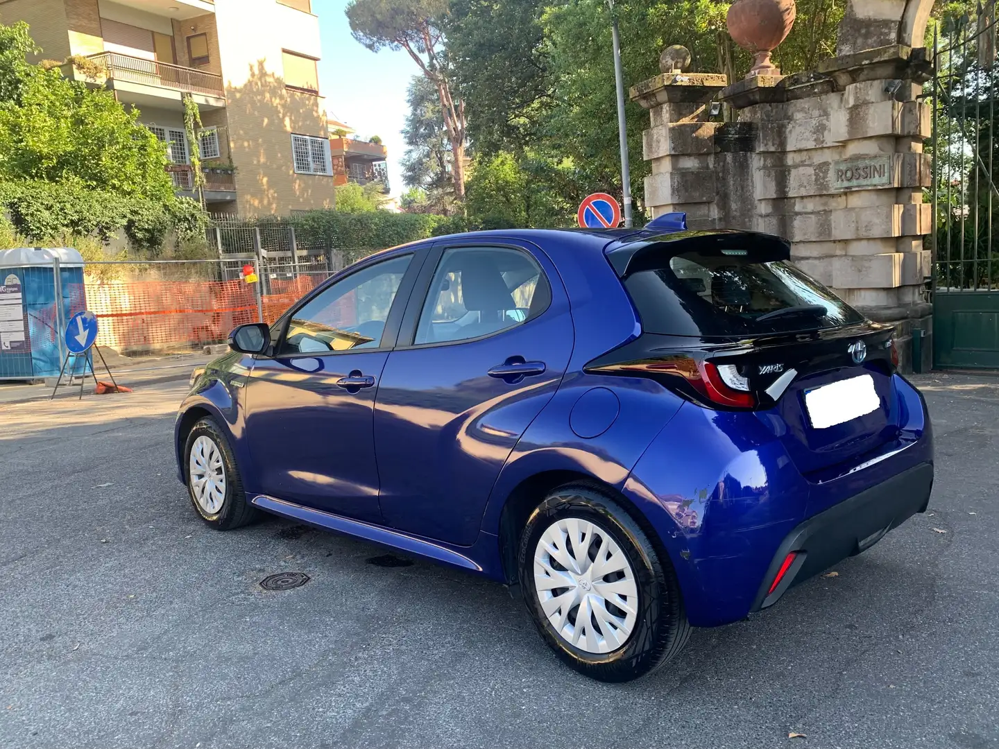 Toyota Yaris Yaris 1.5h Business HIBRIDA NAVIGATORE KM27900 Blu/Azzurro - 2