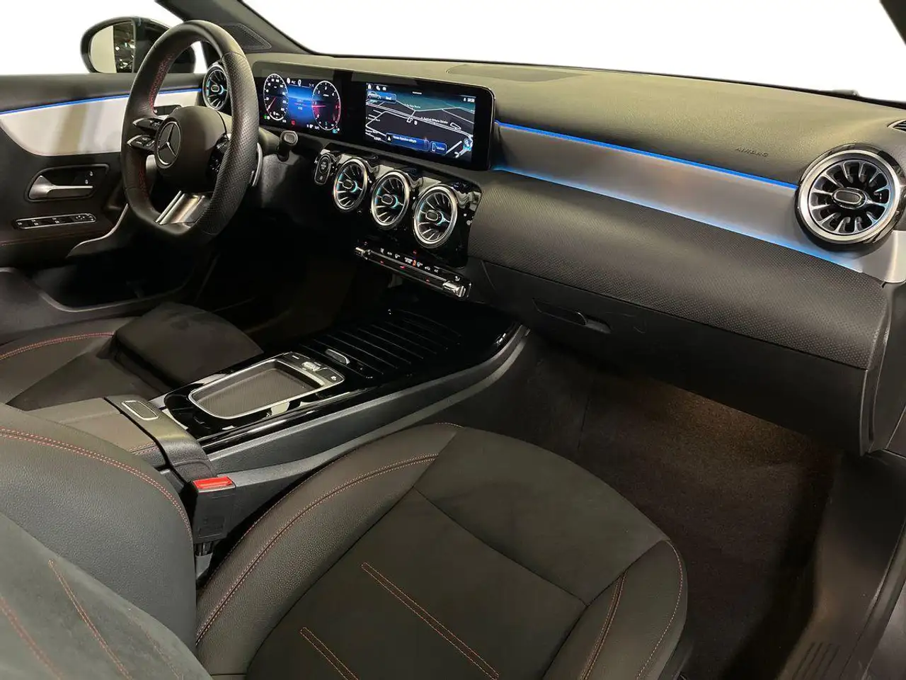 Mercedes-Benz A-Class 2026 — фото 15