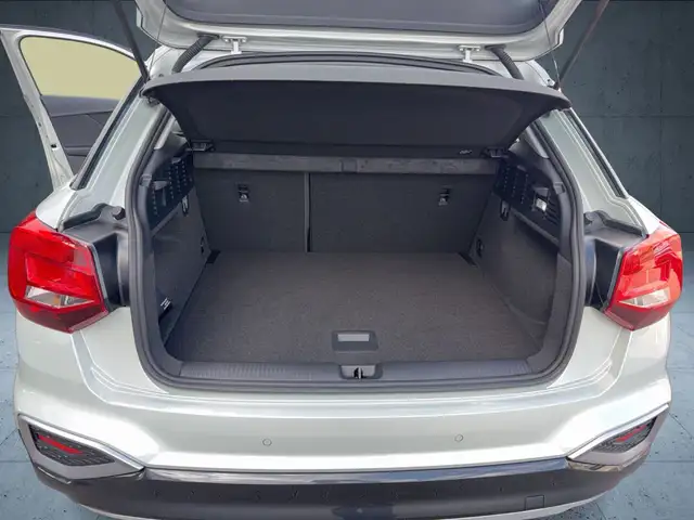 Audi Q2 view 13