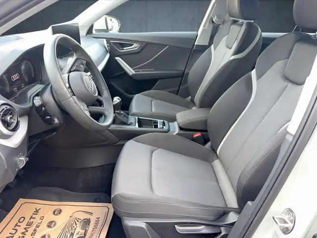 Audi Q2 view 9