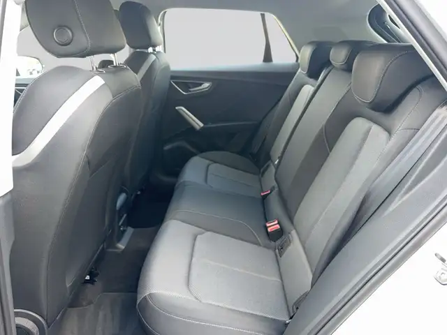 Audi Q2 view 12