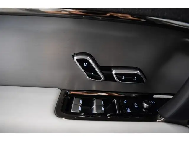 Land Rover Range Rover Sport view 18