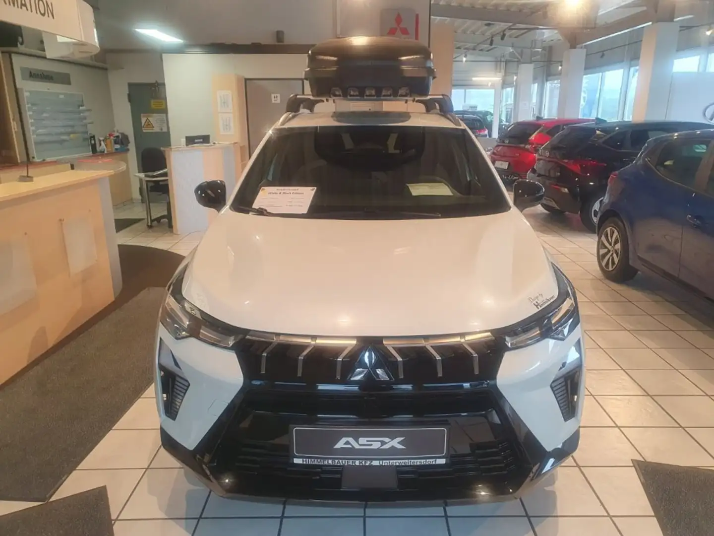Mitsubishi ASX 1,0 Petrol Invite S+C 25 White and Black Edition Weiß - 2