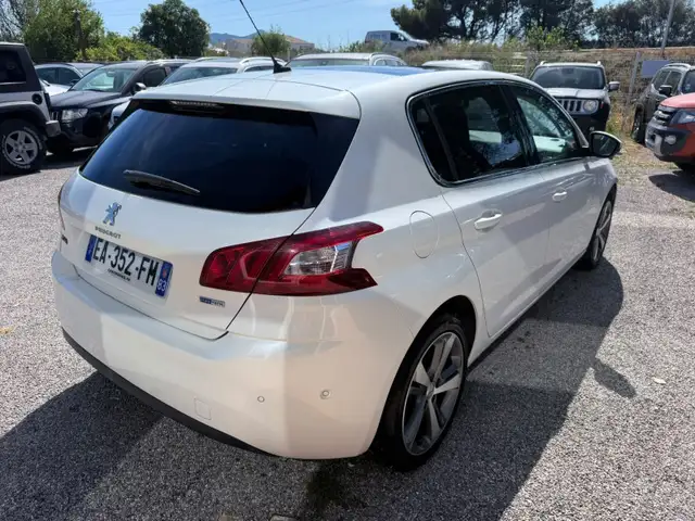 Peugeot 308 view 5