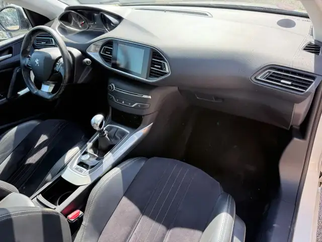 Peugeot 308 view 14