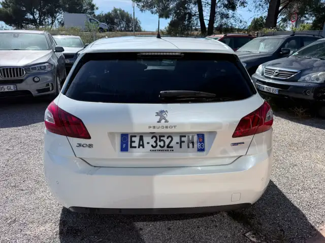 Peugeot 308 view 4