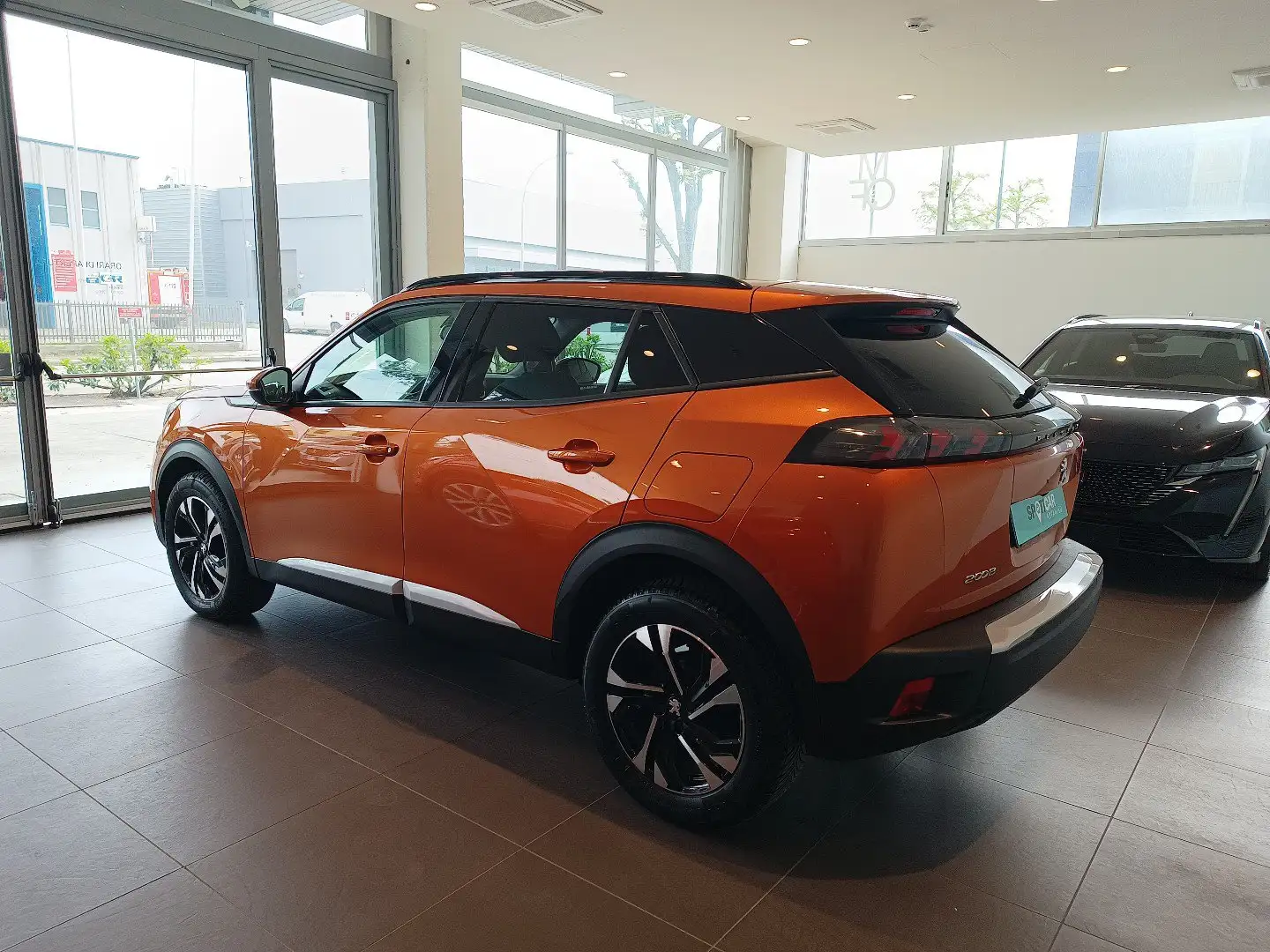 Peugeot 2008 1.5 bluehdi Allure Pack s&s 130cv eat8 Arancione - 2