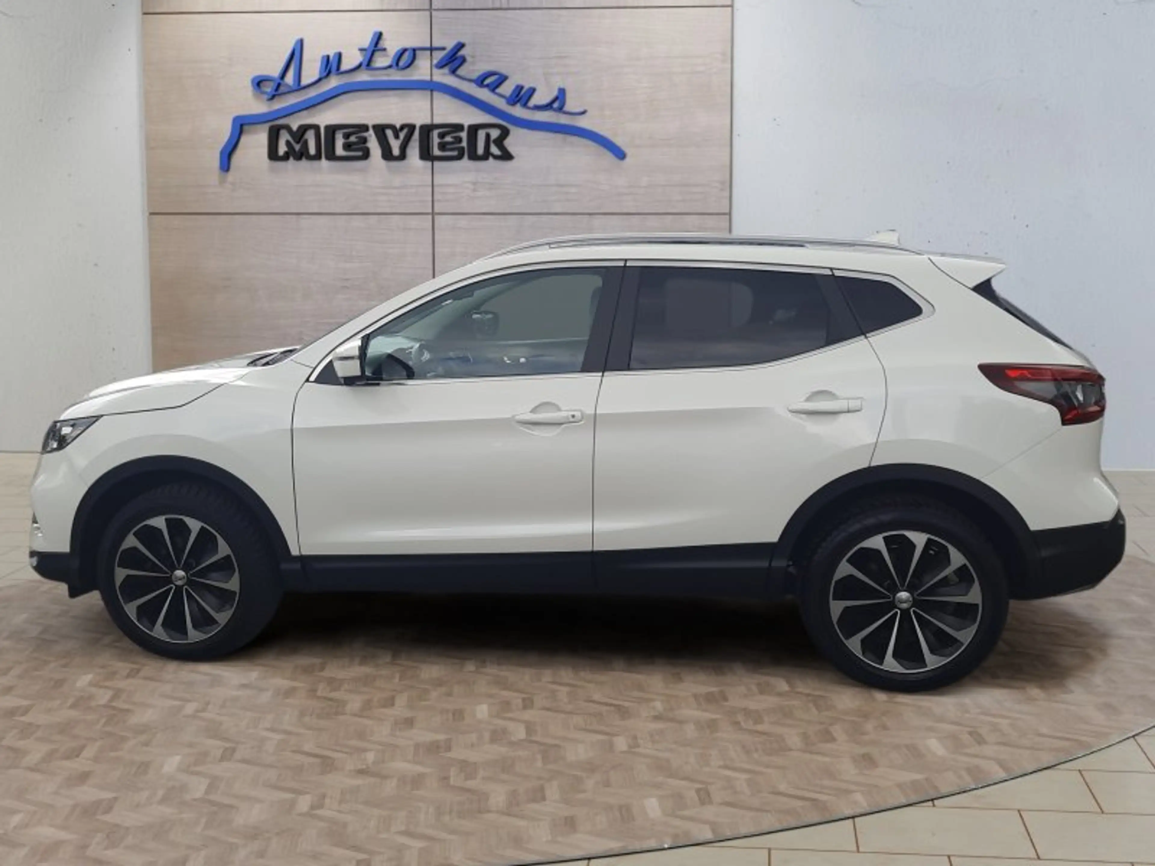 Nissan Qashqai 1.3 DIG-T Navi/Pano/Winterp/Temp/Kamera — photo 2