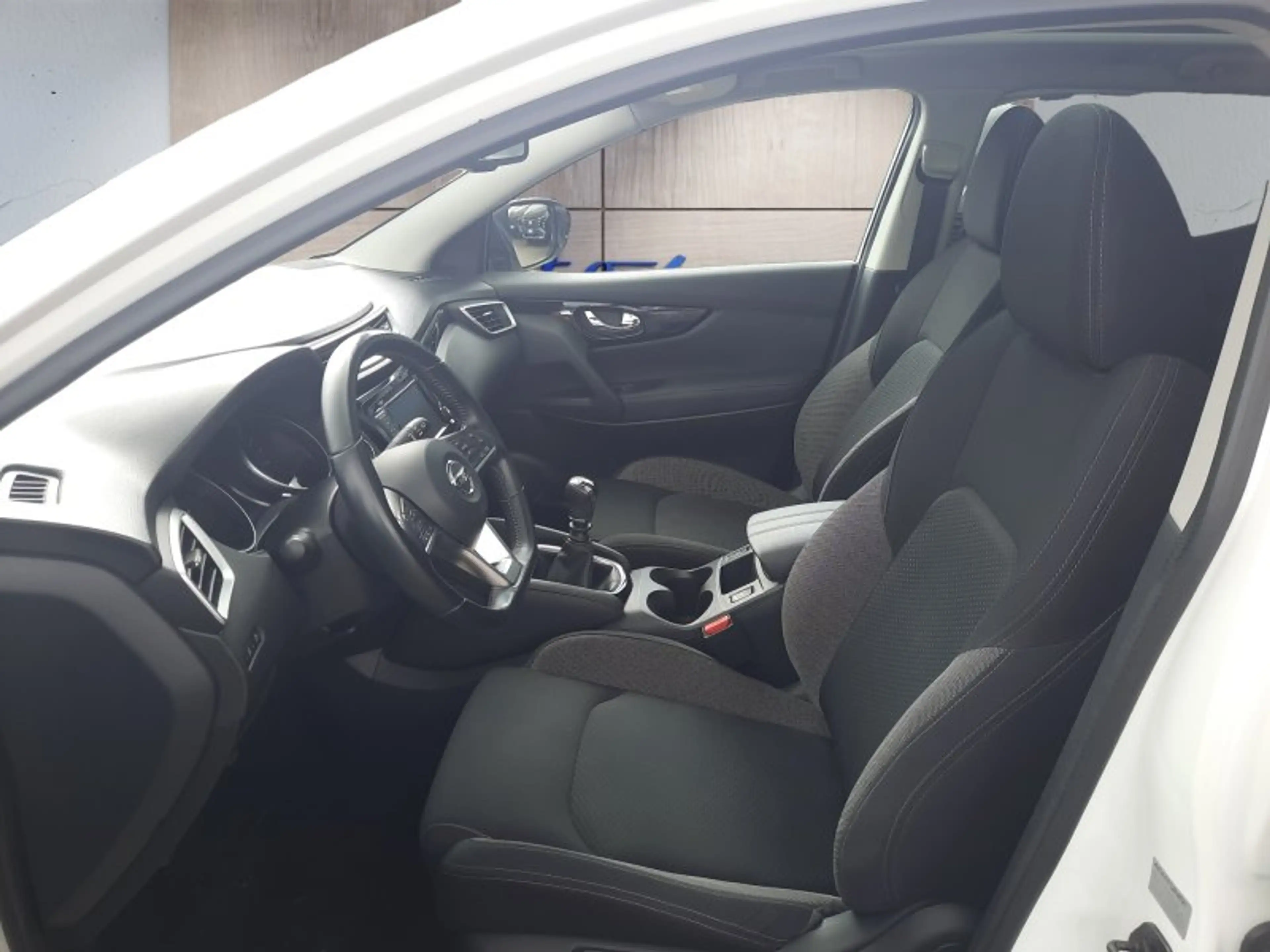 Nissan Qashqai 1.3 DIG-T Navi/Pano/Winterp/Temp/Kamera — photo 9