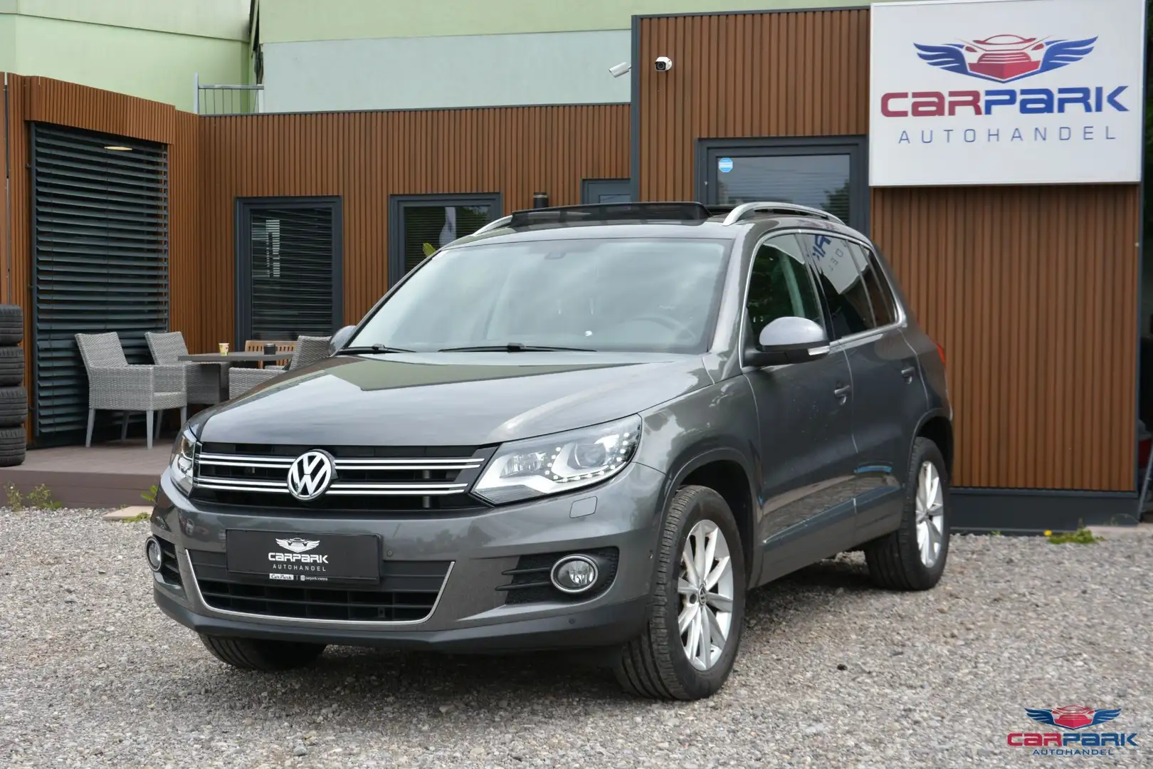 Volkswagen Tiguan 2,0 TDI BMT 4Motion Sky DPF DSG Gris - 2