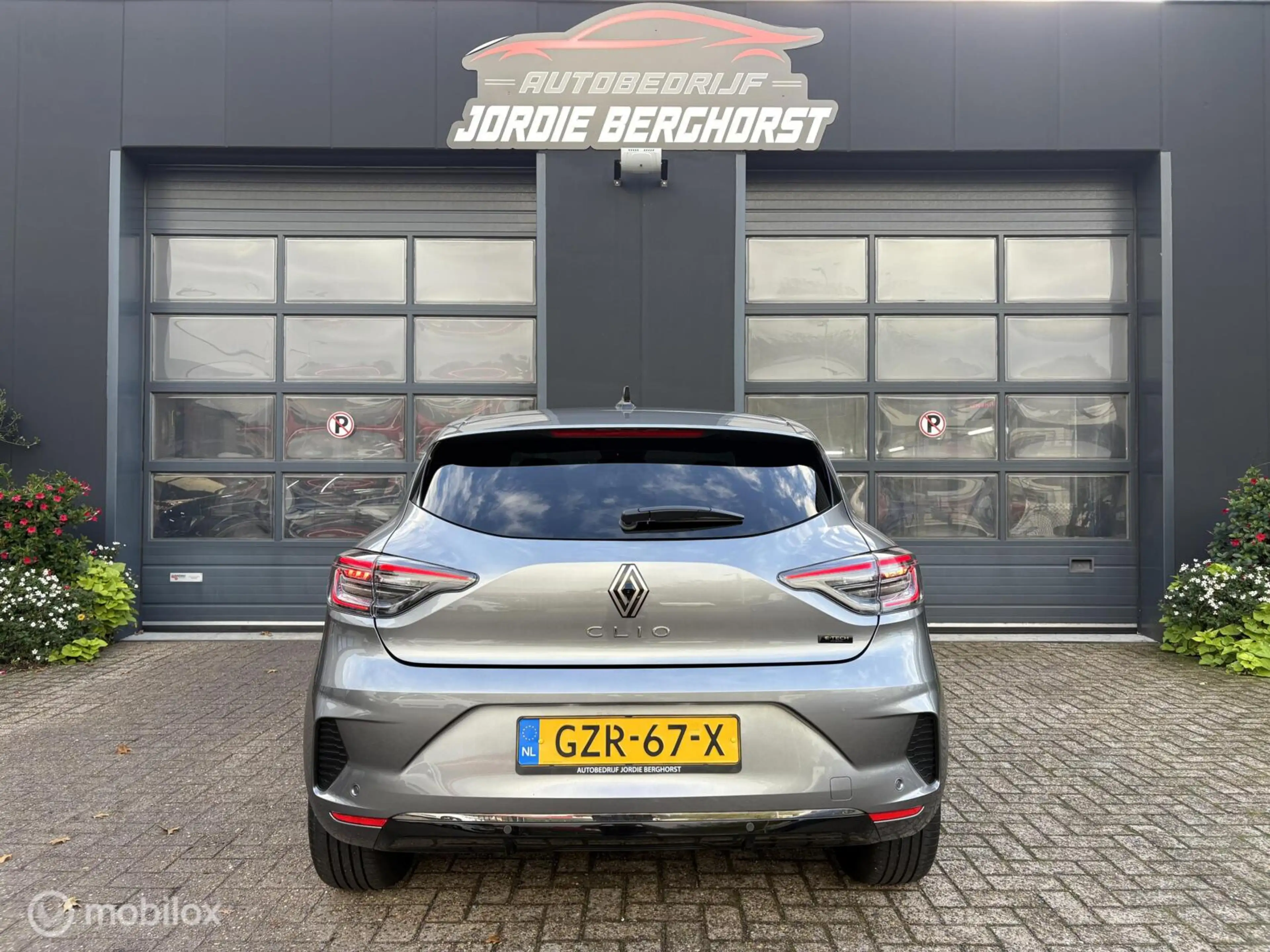 Renault Clio 1.6 E-Tech Full Hybrid 145 techno — photo 5