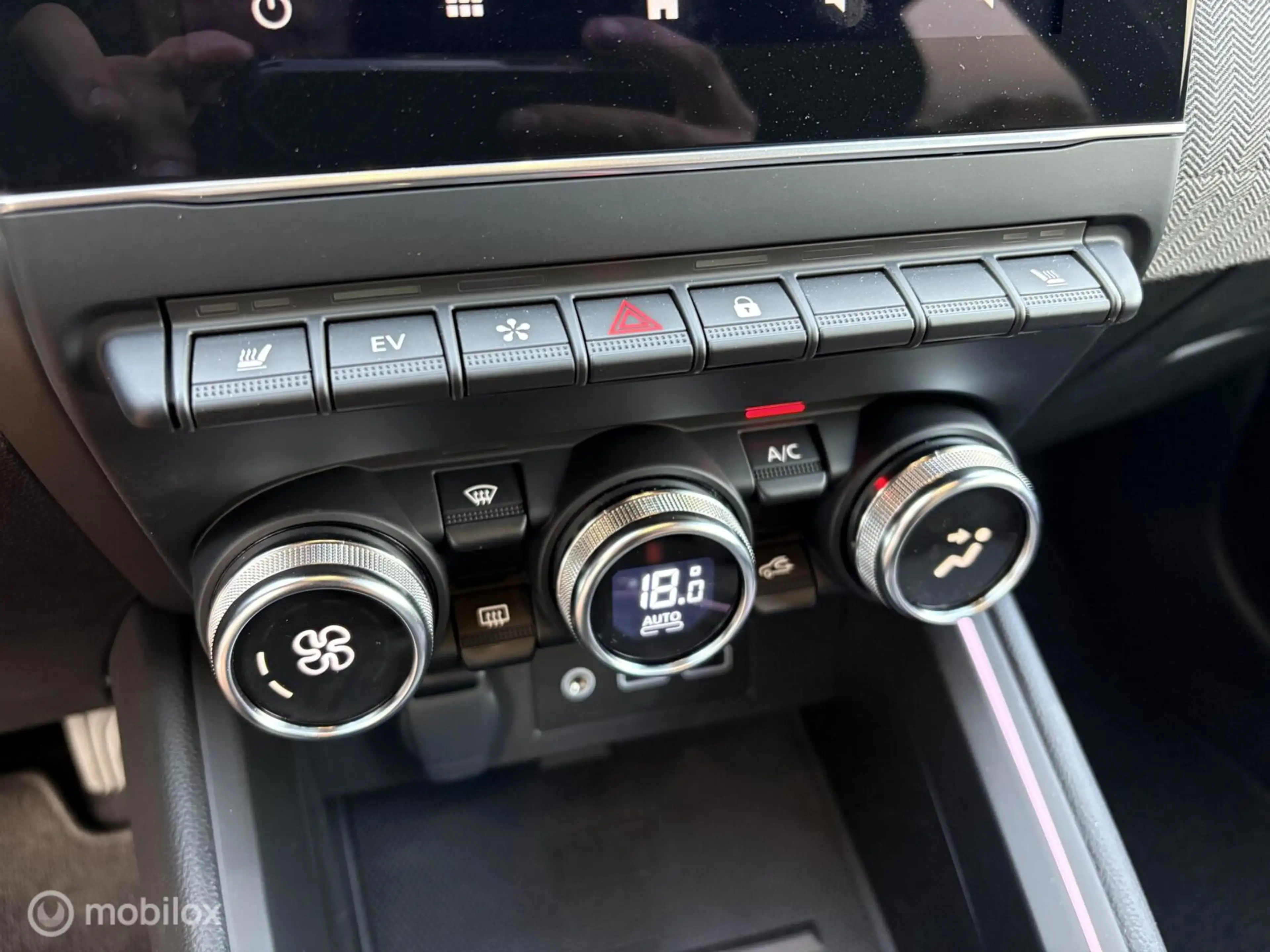 Renault Clio 1.6 E-Tech Full Hybrid 145 techno — photo 15