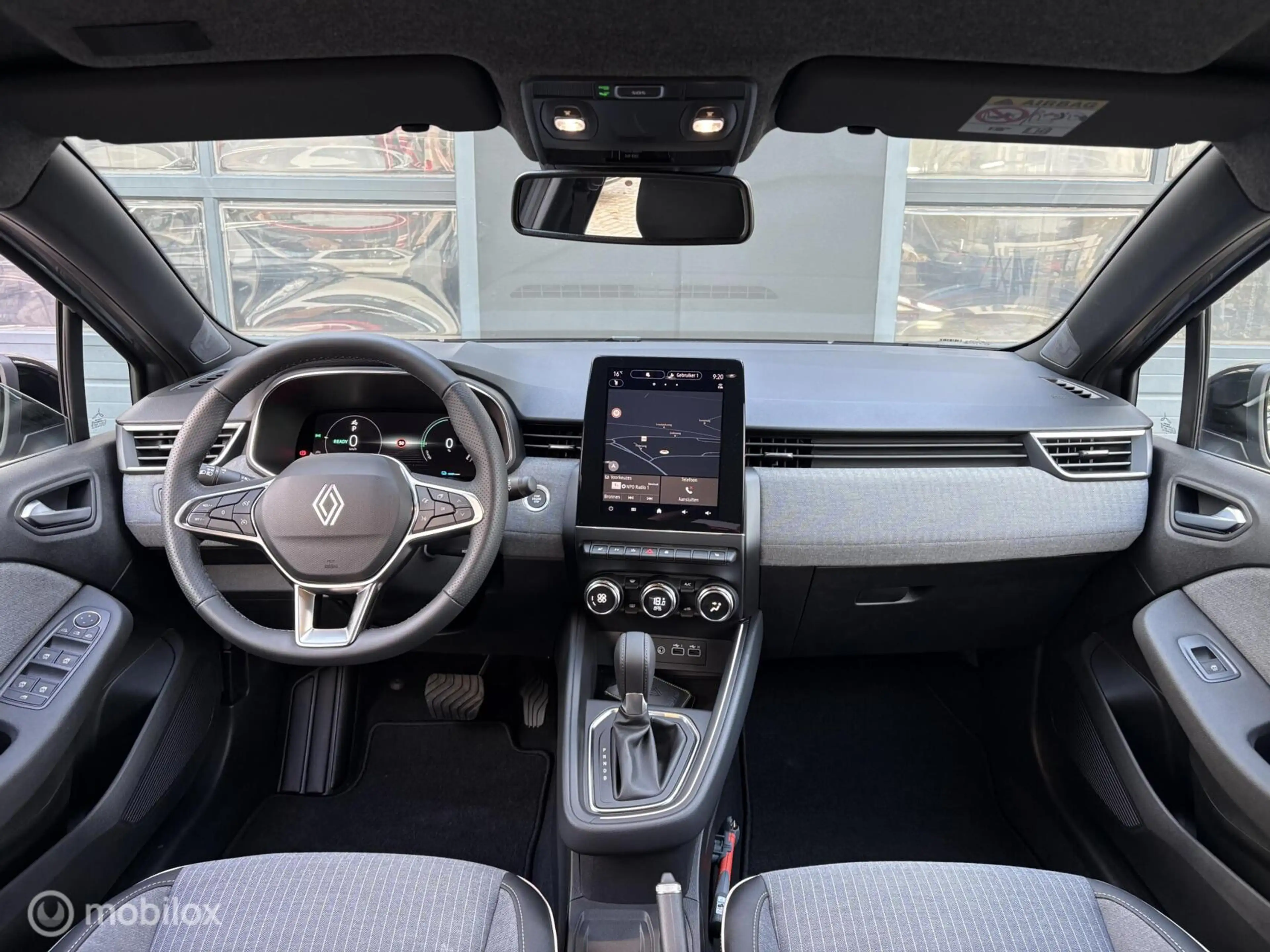 Renault Clio 1.6 E-Tech Full Hybrid 145 techno — photo 11