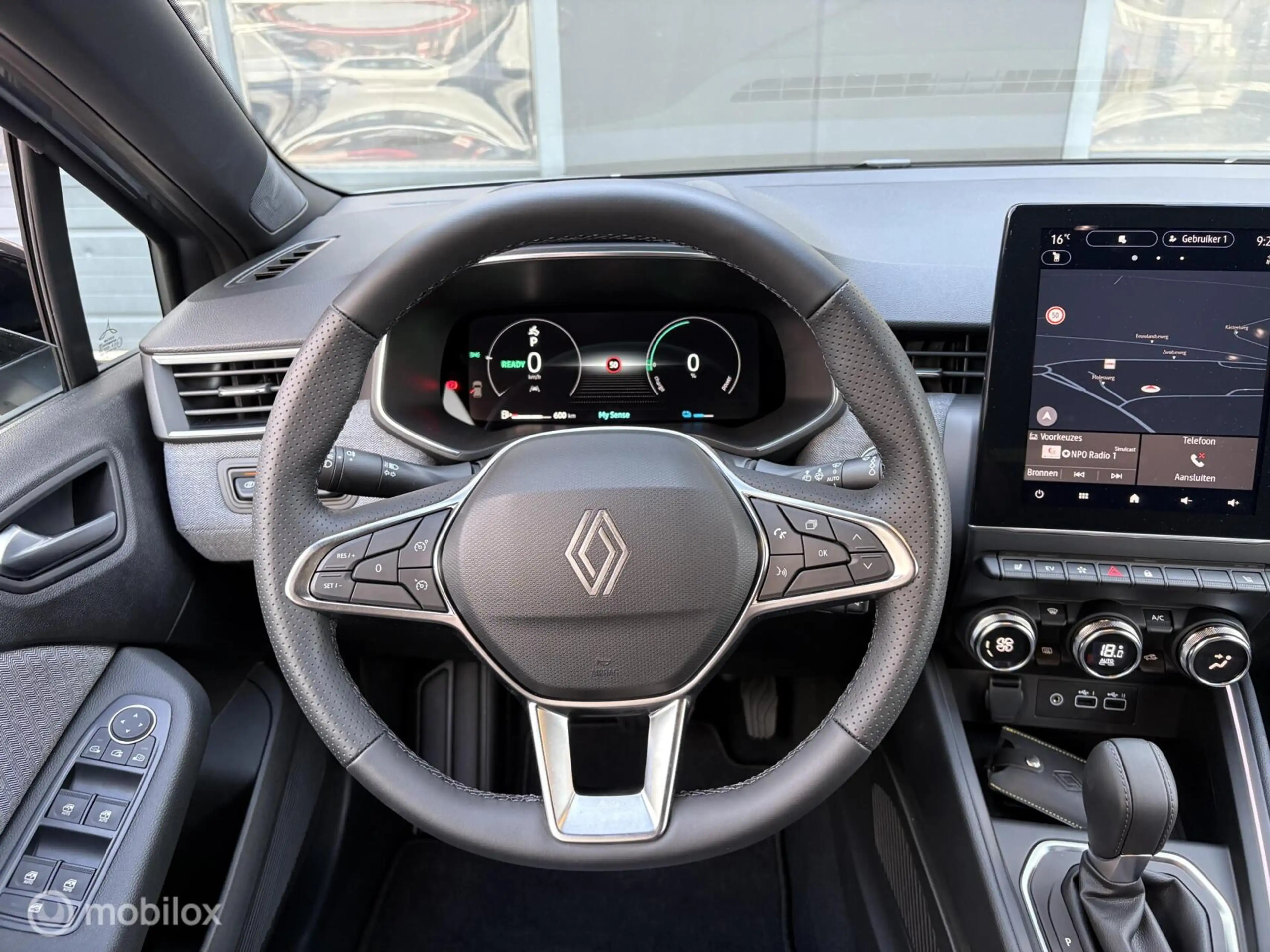 Renault Clio 1.6 E-Tech Full Hybrid 145 techno — photo 12