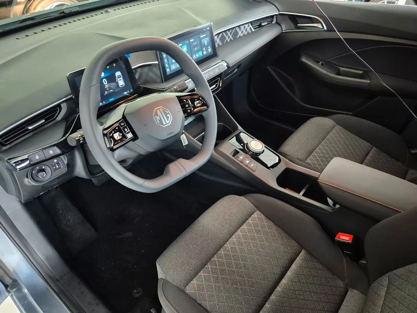 MG MG3 1.5 Hybrid+ STD Schwarz - 2
