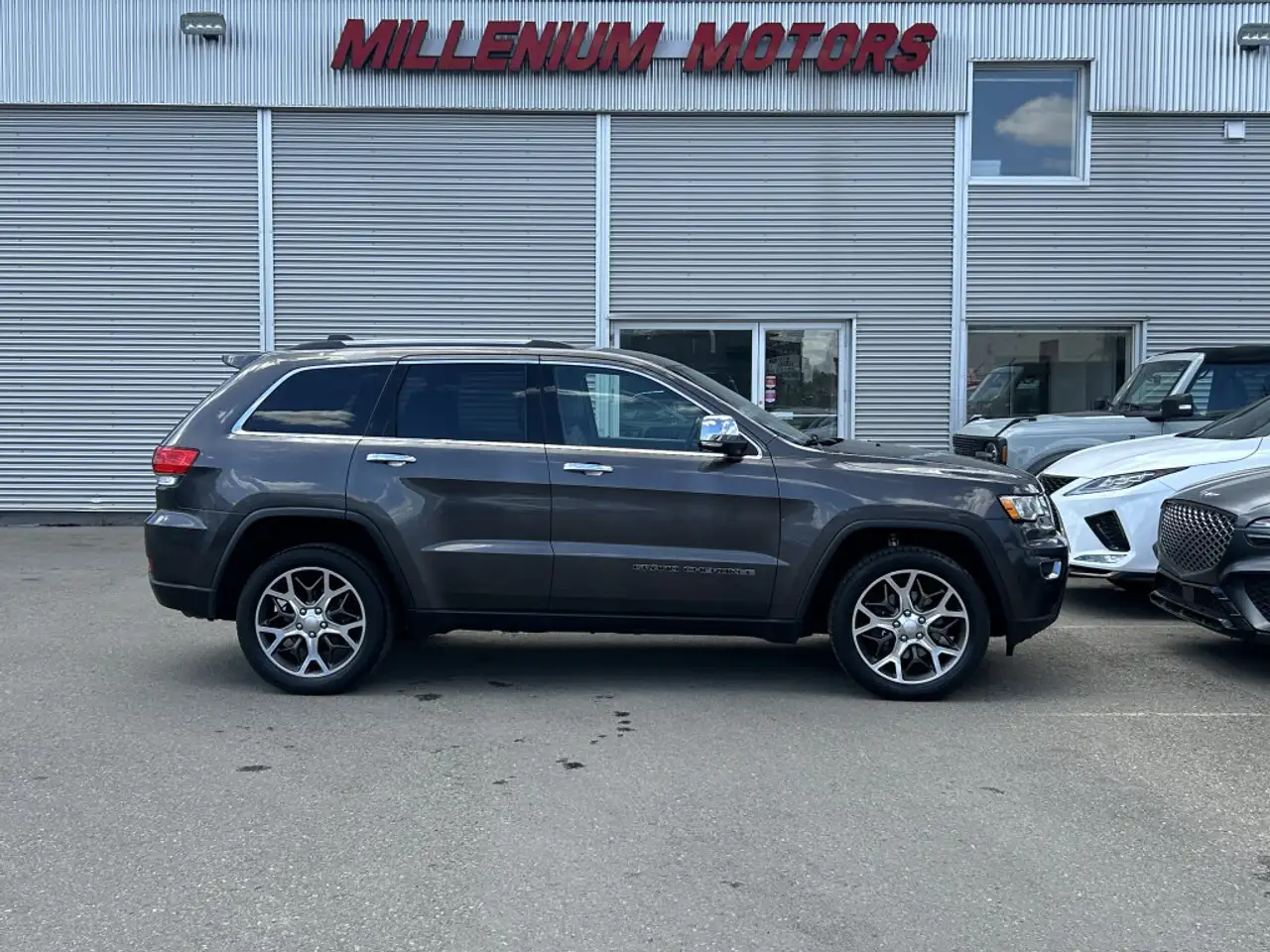 Jeep Grand Cherokee снимка Jeep Grand Cherokee