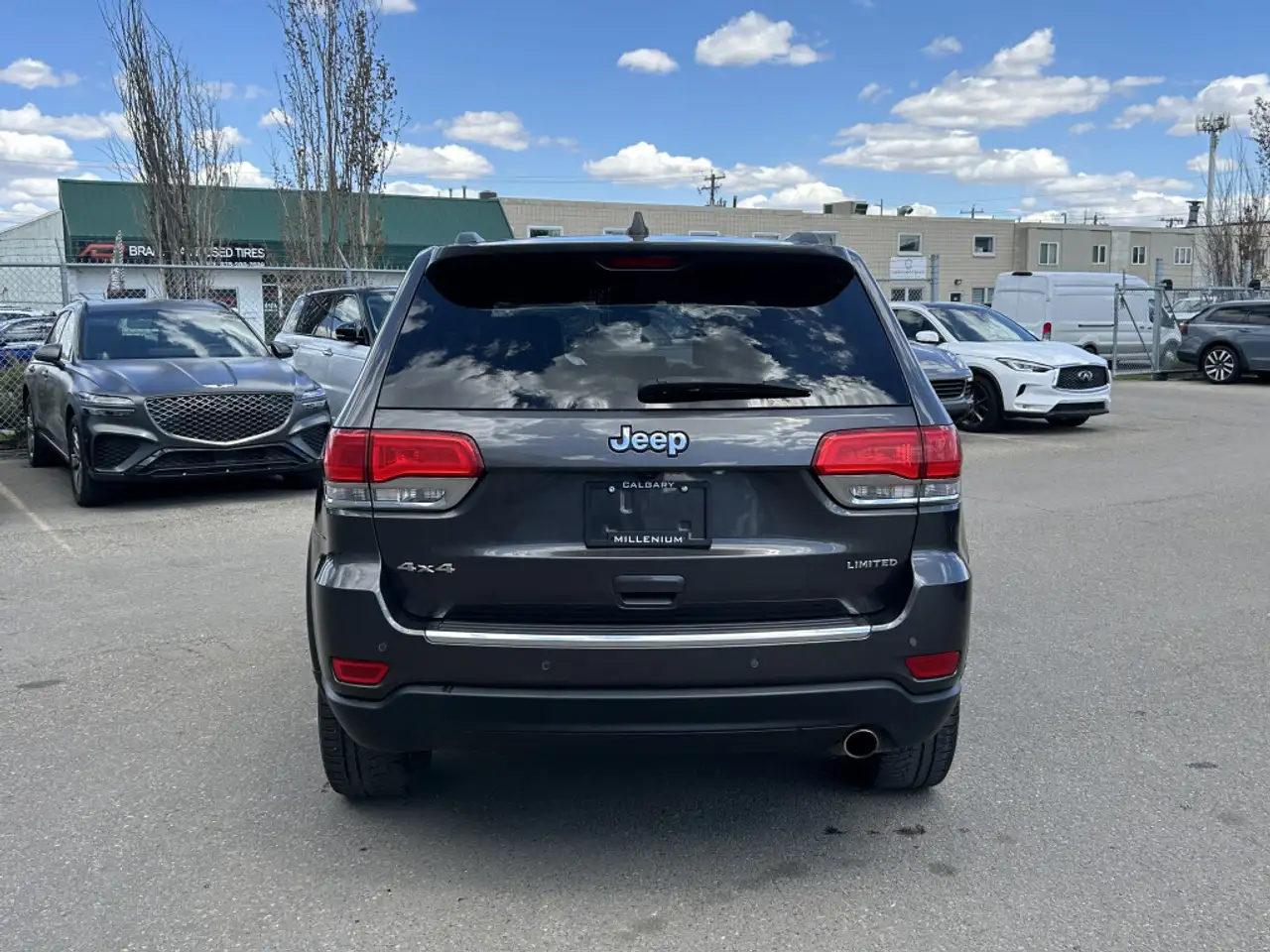 Jeep Grand Cherokee снимка Jeep Grand Cherokee