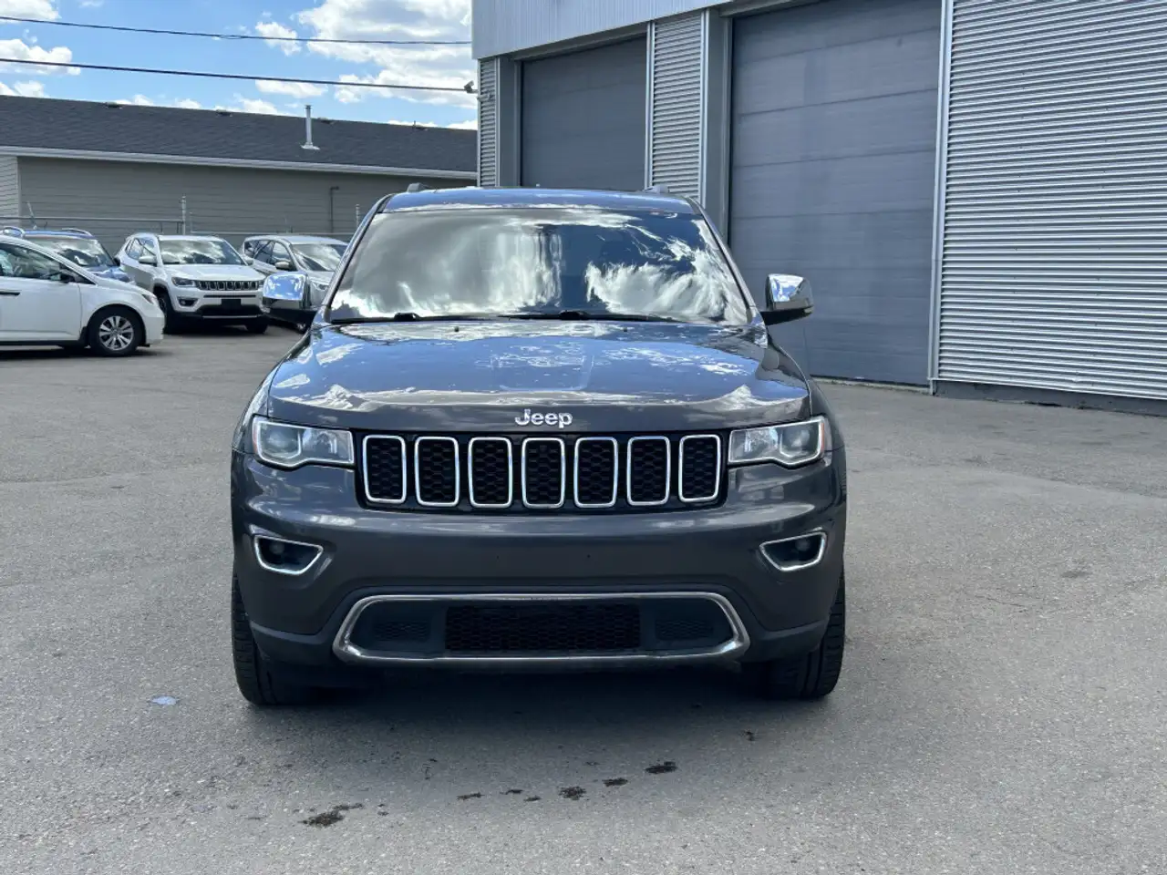 Jeep Grand Cherokee снимка Jeep Grand Cherokee