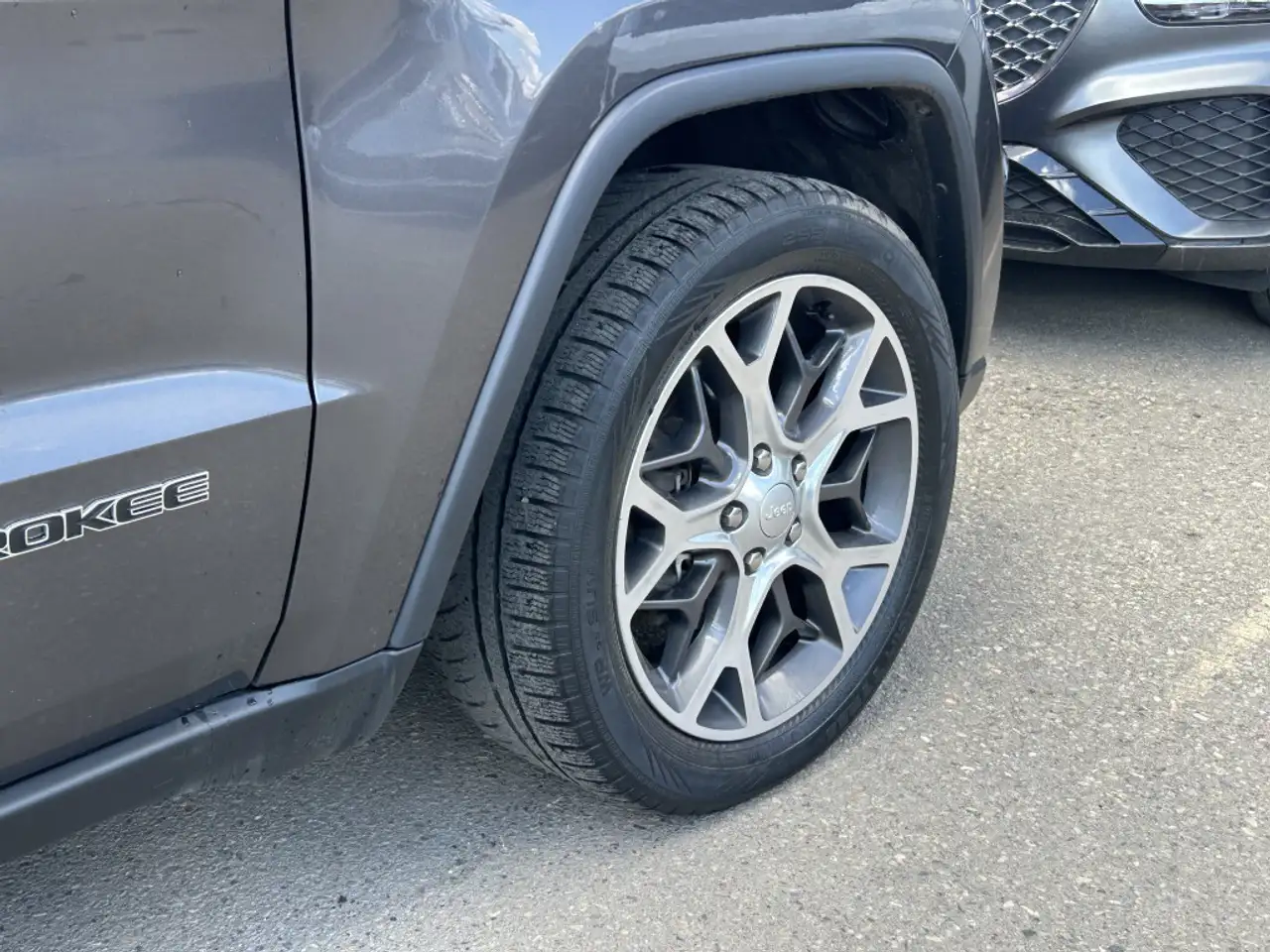 Jeep Grand Cherokee снимка Jeep Grand Cherokee