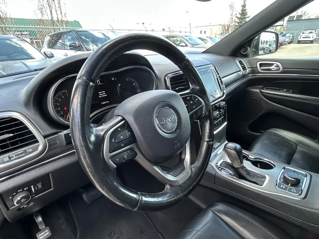 Jeep Grand Cherokee снимка Jeep Grand Cherokee